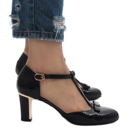 Czarne czółenka na słupku 2239-3