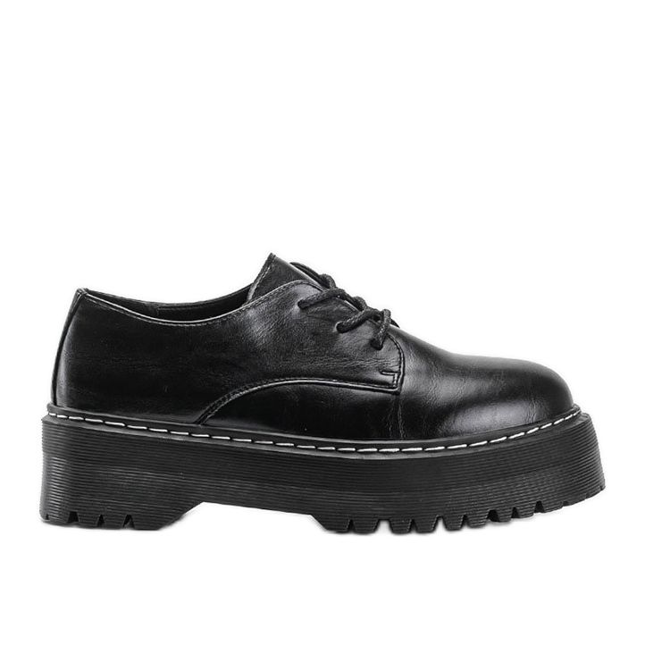 Czarne półbuty typu glany Ashly