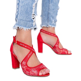 Czerwone koronkowe sandały na słupku Beth