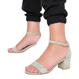 Zielone sandały na słupku Beti