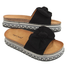 Klapki na zdobionej podeszwie czarne 7705 Black