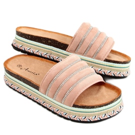 Klapki na zdobionej podeszwie różowe N-96 Pink