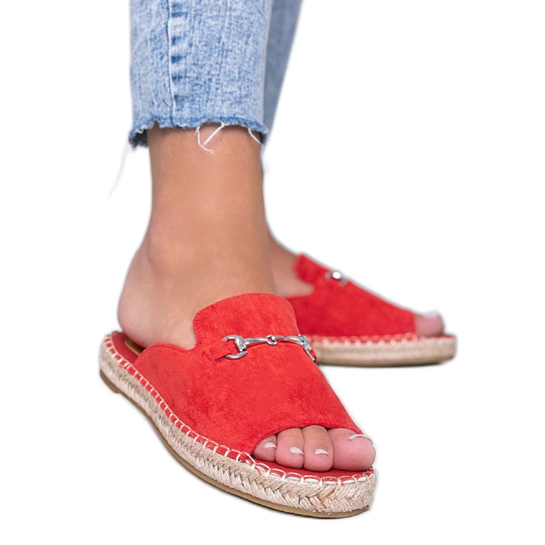 Czerwone klapki z klamrą Roseau