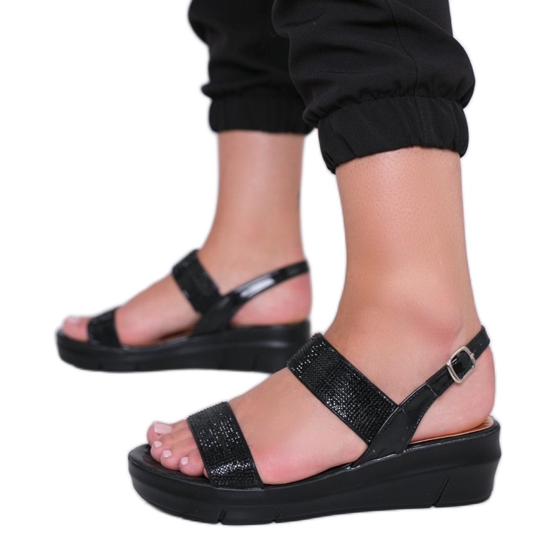 Czarne sandały na koturnie Sweet Rasp