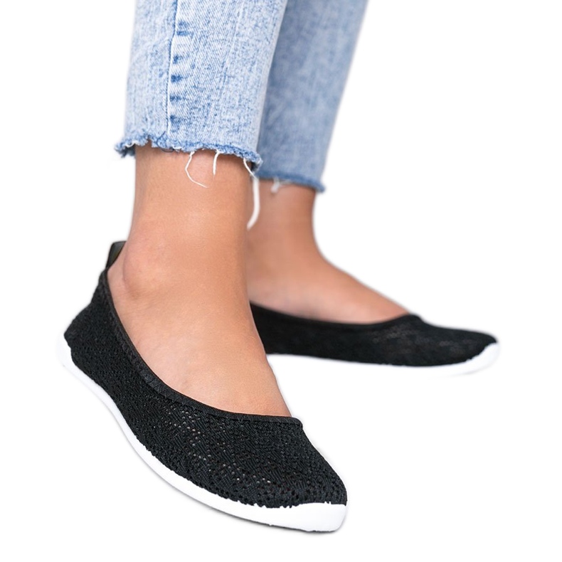 Czarne baleriny materiałowe z wzorem ażurowym Rylee