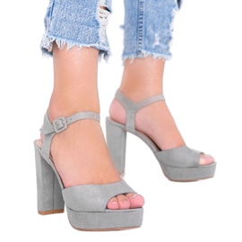 Szare sandały na platformie LaBamba