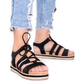 Czarne wiązane sandałki Layla