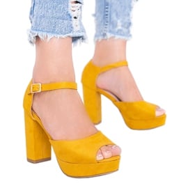 Musztardowe sandały na platformie Swing żółte