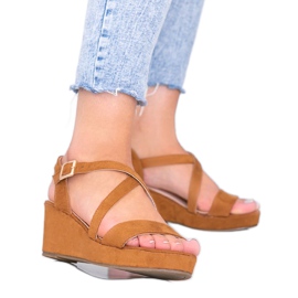 Camelowe sandały na koturnie Bianco brązowe