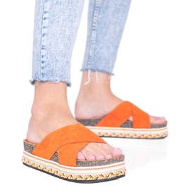 Pomarańczowe klapki z ozdobną podeszwą Riri