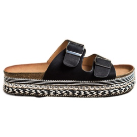 SHELOVET Klapki Z Ozdobną Platformą czarne