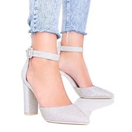 Beżowe błyszczące czółenka na słupku Mily beżowy