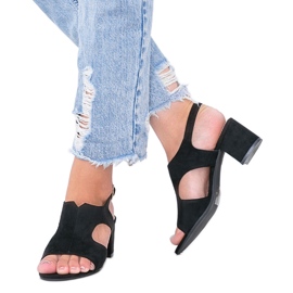 Czarne sandały na niskim słupku Buenna