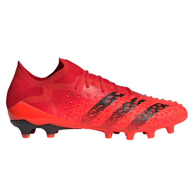Buty piłkarskie adidas Predator Freak.1 Low Ag M GZ2809 czerwone czerwone