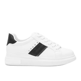 Biało czarne sneakersy z ćwiekami Sashell białe