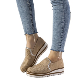 Srebrne półbuty wsuwane z ćwiekami GF-FD9 beżowy