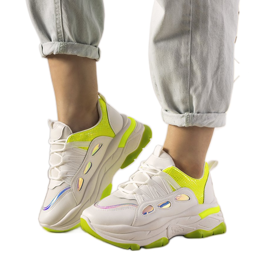 Białe sneakersy z neonowymi wstawkami Far Away