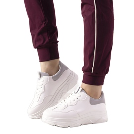 Białe sneakersy z odblaskową wstawką Kaori