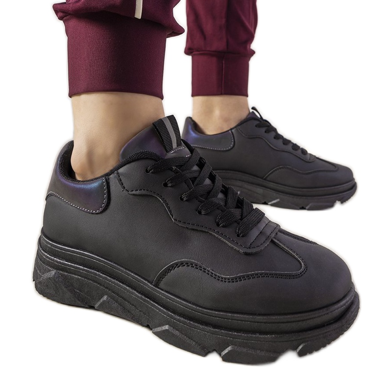 Czarne sneakersy z odblaskową wstawką Kaori