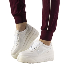 Białe sneakersy sportowe na wysokiej podeszwie Challenge