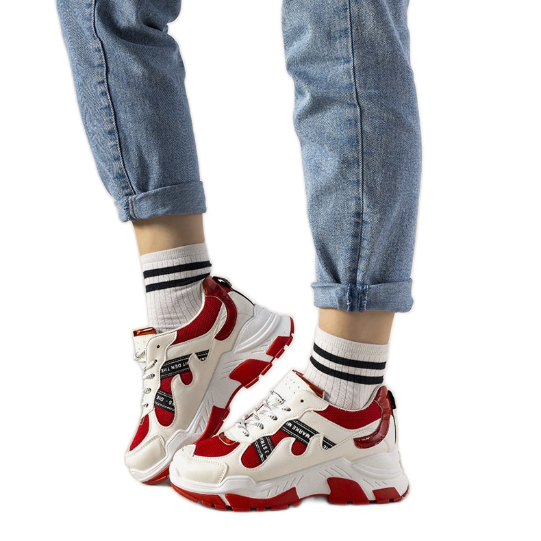 Białe sneakersy z holograficznymi wstawkami Allisone czerwone