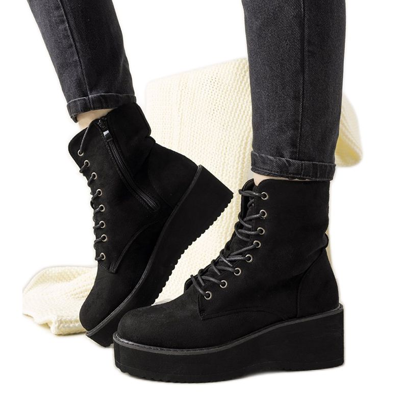 Czarne botki na wysokiej podeszwie Dexter