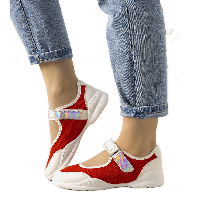 Czerwono białe obuwie sportowe z holograficzną wstawką Melania czerwone