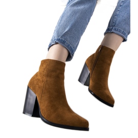 Camelowe kowbojki na słupku Milady brązowe