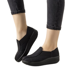 Czarne półbuty na wysokiej podeszwie Spike