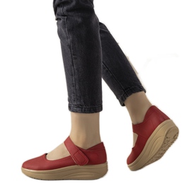 Czerwone półbuty na grubej podeszwie Lumen