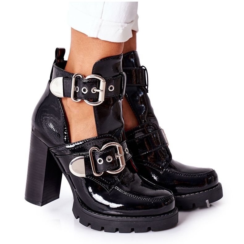 Botki Na Słupku Czarne Lakierowane Klamra Bramshall