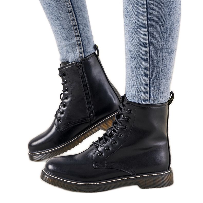 Czarne glany damskie Julietta