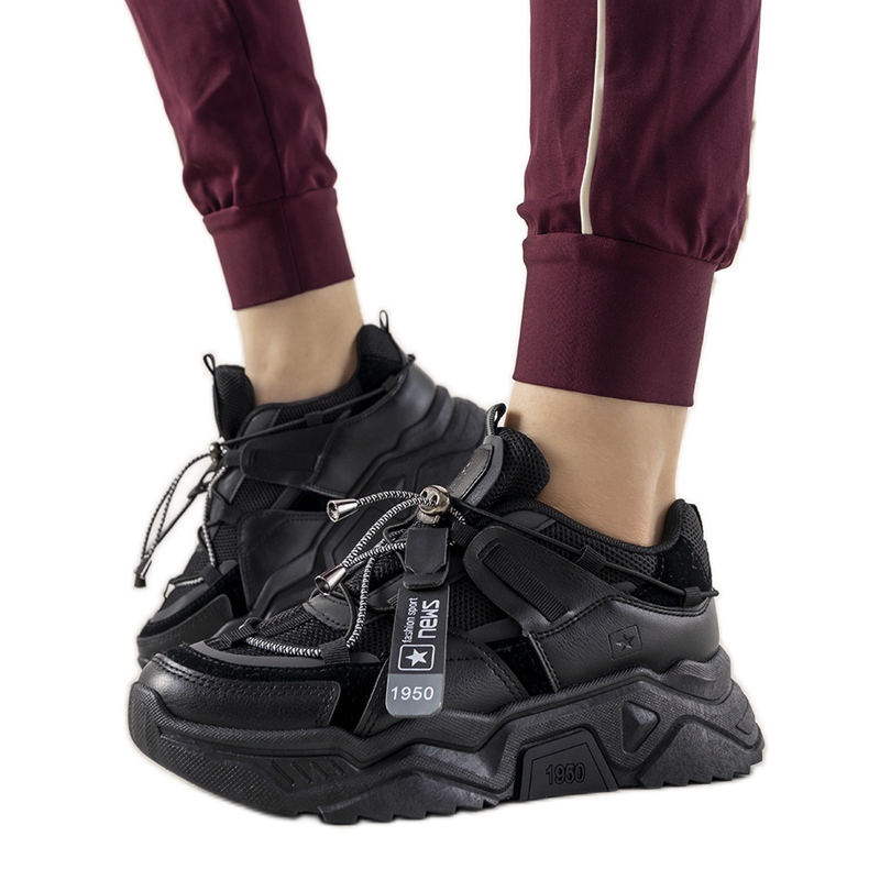 Czarne sneakersy damskie Temida
