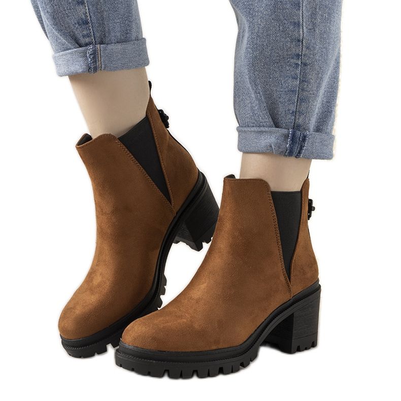 Camelowe botki na słupku Cissy brązowe