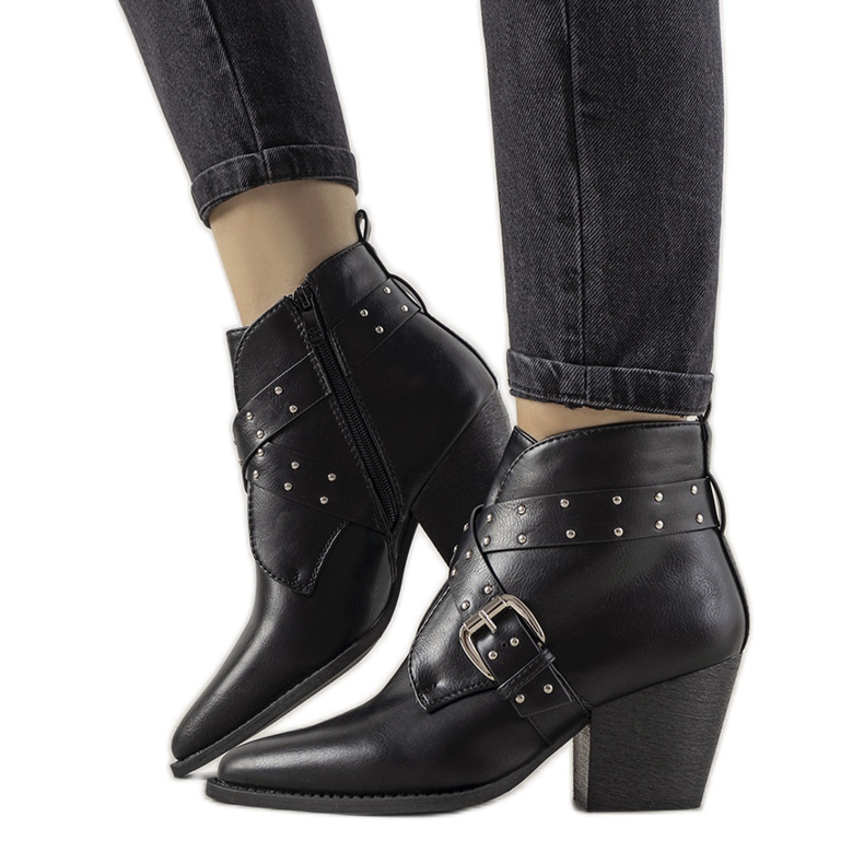 Czarne botki sztybletki z klamrą i ćwiekami Rubio