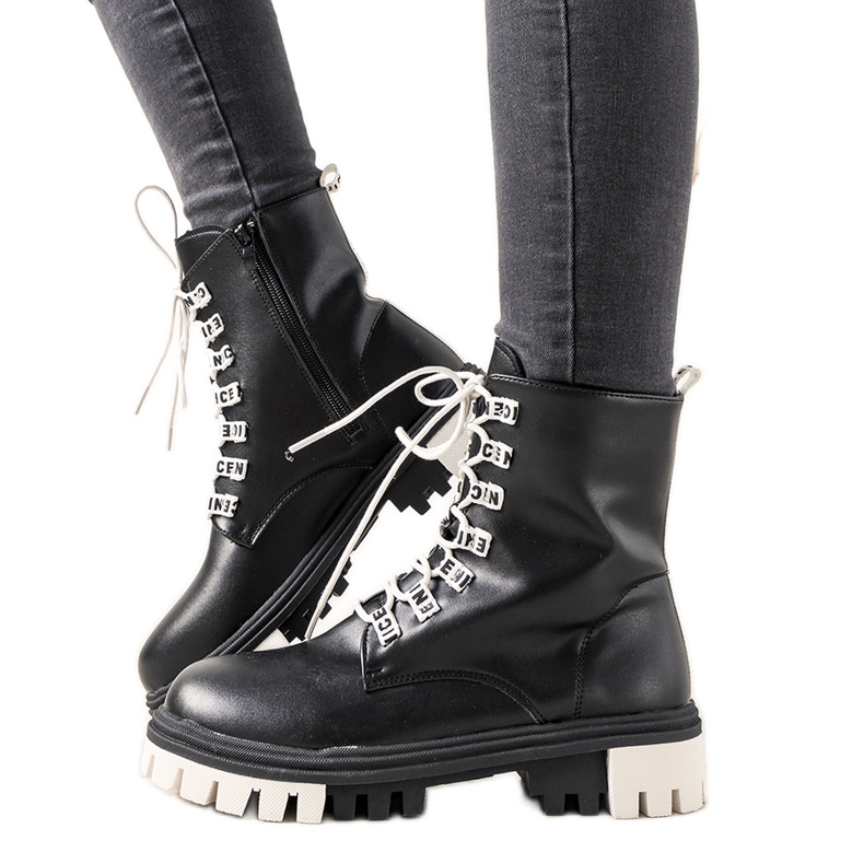 Czarne trapery glany damskie Asha