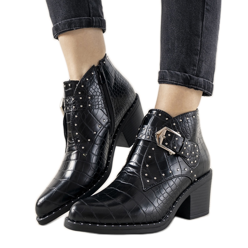 Czarne botki na słupku z klamrą Montiana