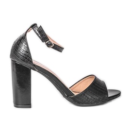 Czarne sandały na słupku Milano