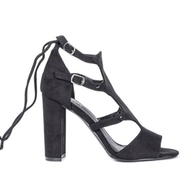 Czarne sandały na słupku Hannah