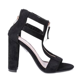 Czarne sandały na słupku Paige