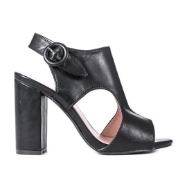 Czarne sandały na słupku Caitlin