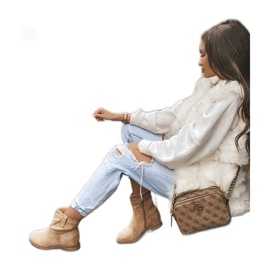 Beżowe botki na krytym koturnie Venicia beżowy