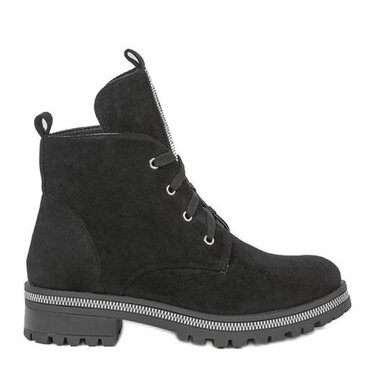 Zdobione czarne trapery Winny