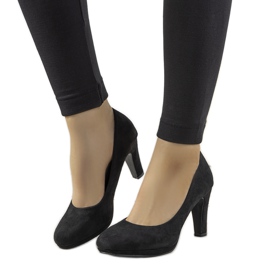 Czarne czółenka na słupku z eko-skóry Sara