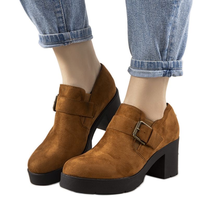 Camelowe półbuty na słupku Leonie brązowe