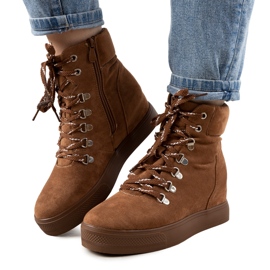 Camelowe sneakersy zimowe Carmona brązowe