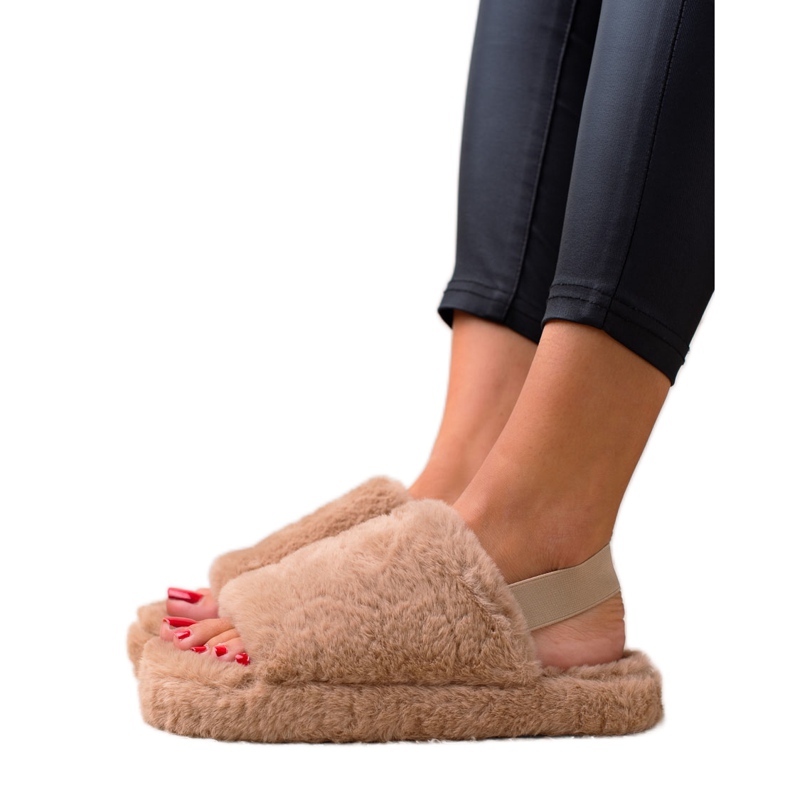 TRENDI Brązowe Kapcie Na Gumce