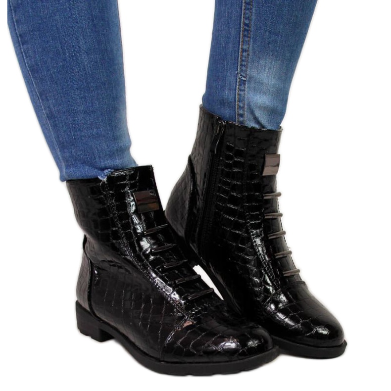 Botki z ozdobą wężowa skóra Filippo W PAW288A czarne białe