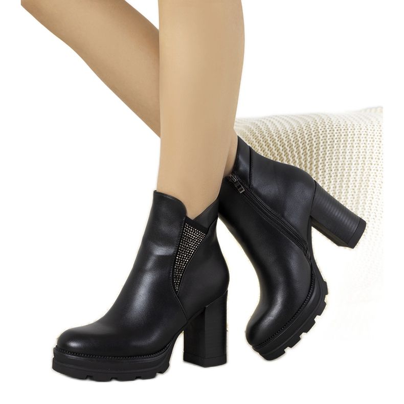 Czarne botki na słupku Ophelia