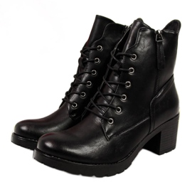 Botki na słupku Potocki W WOL19A czarne